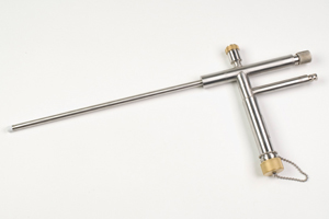 LHe single magnet stinger with cryogenic shut-off valve